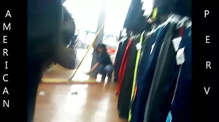 Blond meisje zet een man doggy stijl en spannende sexfilmpjes geneukt in de kont