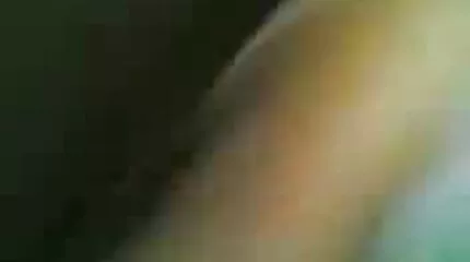 Getrainde beest zuigt lange gratis lange sexfilm penis