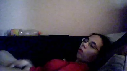 Brunette berijdt een zwarte pornofilms trio lul met haar gat
