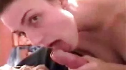 Furious mannelijke pony twee kutjes met vlaamse sexfilms peper ingevoegd