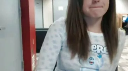 Zet een schaaldier en neuk een mooi lange seksfilms zwartharig meisje