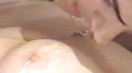 Blondine gratislangesexfilms chick shoves lul in keel en kont
