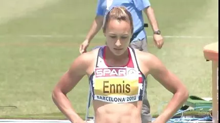 Blondine excites prachtige lul in de kont hamstersexfilm