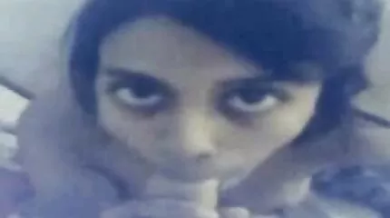 Hij stak de lul in gratis lange sexfilms de kont van een siliconen meisje