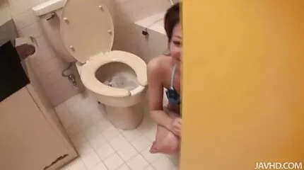 Enorme gratis nl sexfilms tieten Japans speelde door de lul van een man