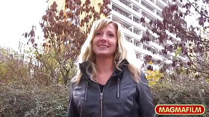 Bald Stud sexfilmpjes gratis tastefully geneukt door zweterige vriend