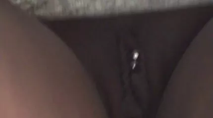 Aantrekkelijke rondborstige gratis pornofilmen neuken met de menigte